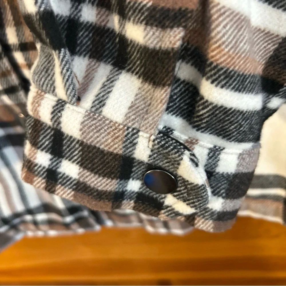 HFX Women’s Black/Brown/White Plaid Snap Front/4 Pockets/Polyester/Wool/? Sz 2X_4